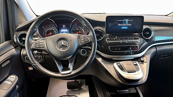 Mercedes-Benz V220 d 4 of 5