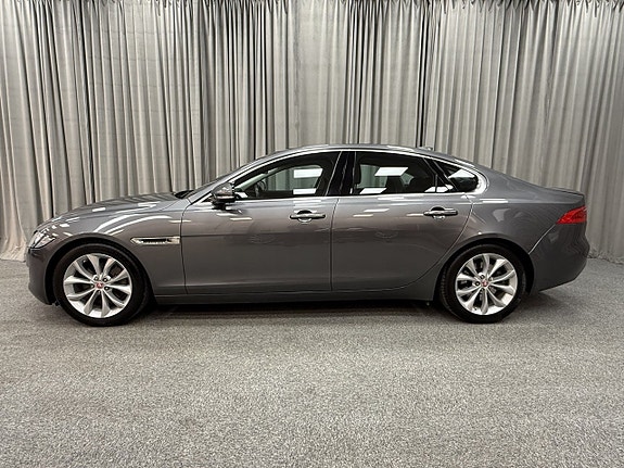 Jaguar XF 2 of 15