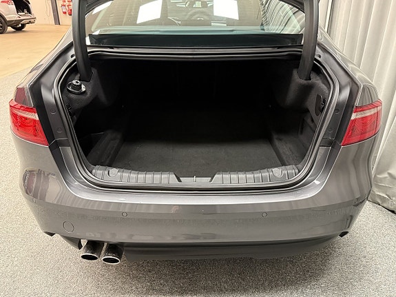 Jaguar XF 6 of 15