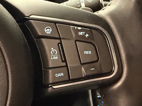 Jaguar XF 15 of 15