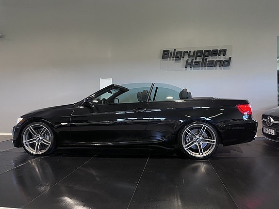 BMW 335i 3 of 5