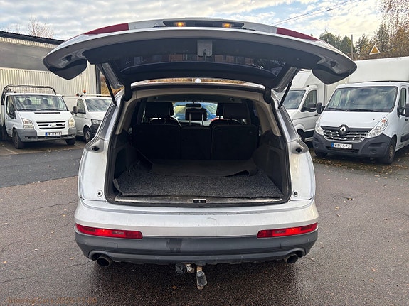 Audi Q7 9 of 29
