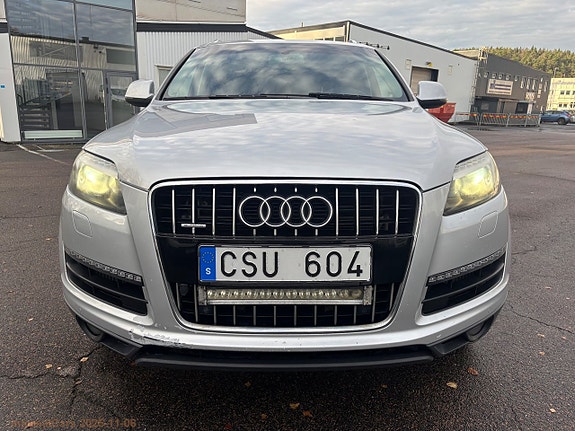 Audi Q7 2 of 5