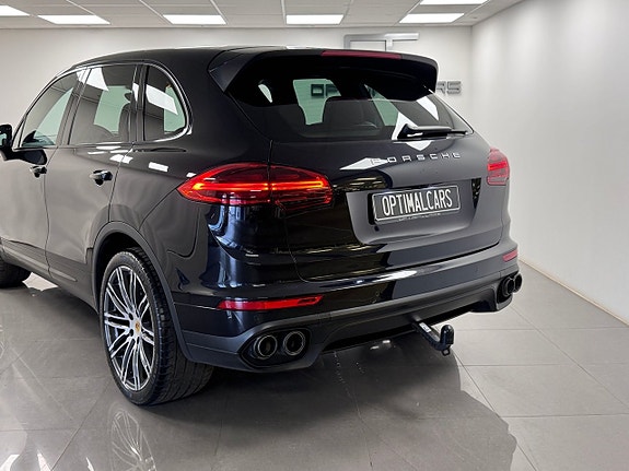 Porsche Cayenne 16 of 16