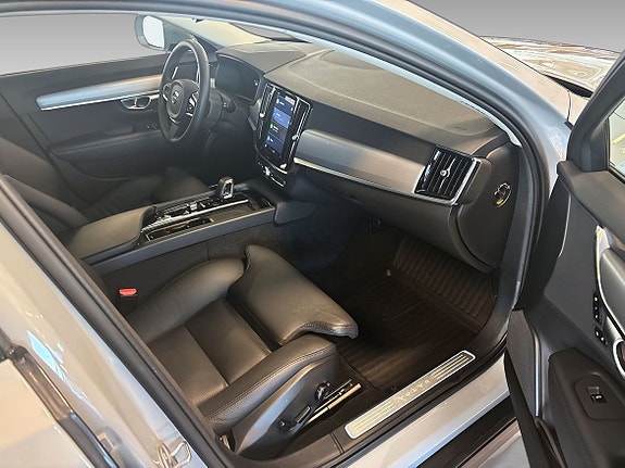 Volvo V90 Cross Country 9 of 10