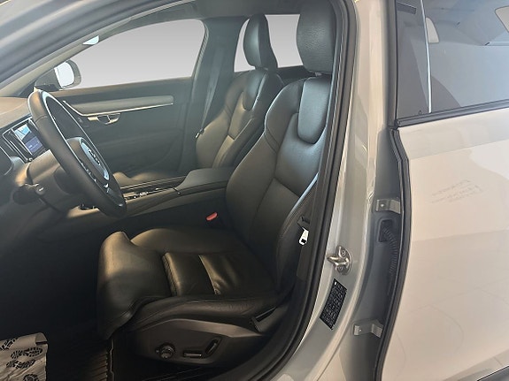Volvo V90 Cross Country 6 of 10
