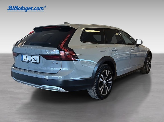 Volvo V90 Cross Country 4 of 5