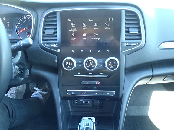 Renault Megane IV 7 of 9