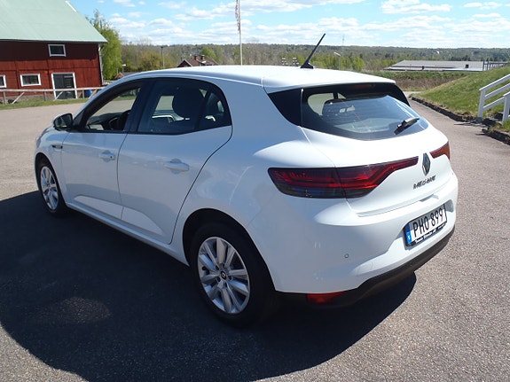 Renault Megane IV 4 of 5
