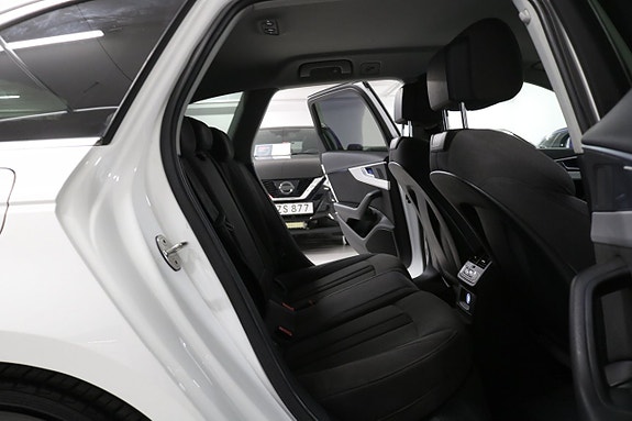 Audi A4 16 of 28