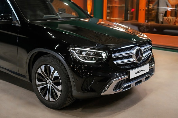 Mercedes-Benz GLC220 d 2 of 5