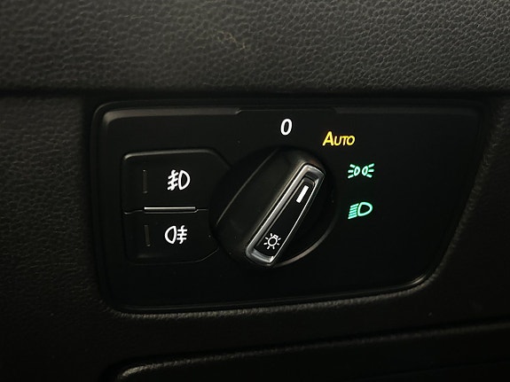 Volkswagen Passat 28 of 30