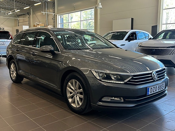 Volkswagen Passat 9 of 30