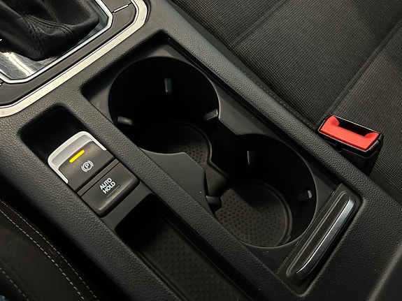 Volkswagen Passat 26 of 30