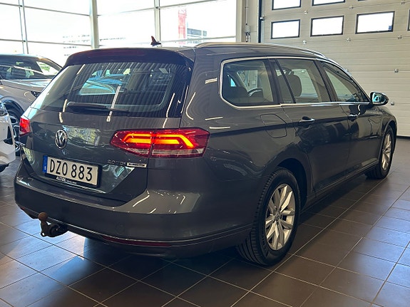 Volkswagen Passat 7 of 30