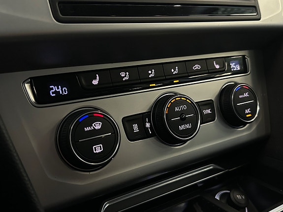 Volkswagen Passat 25 of 30