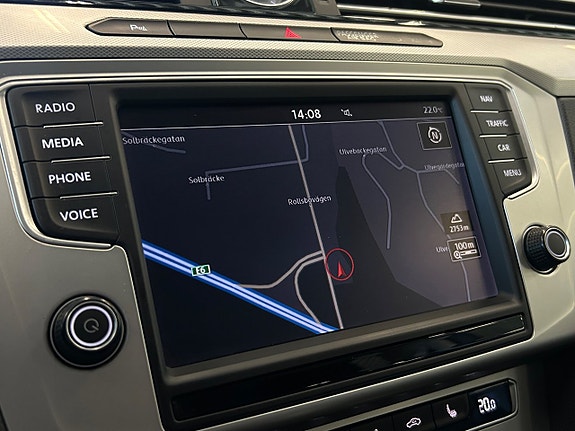 Volkswagen Passat 19 of 30