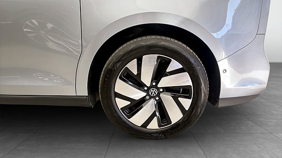 Volkswagen ID. Buzz 6 of 13