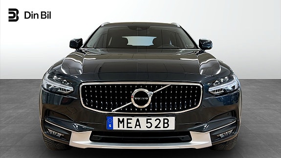Volvo V90 Cross Country 4 of 5