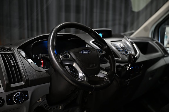 Ford Transit 18 of 29