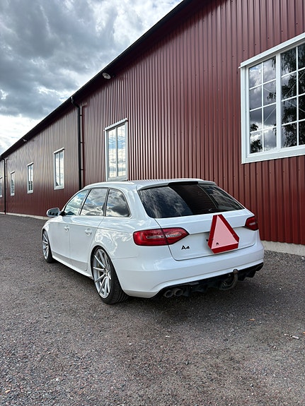 Audi A4 6 of 14