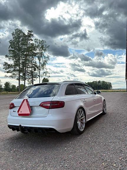 Audi A4 5 of 14