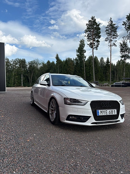 Audi A4 2 of 14