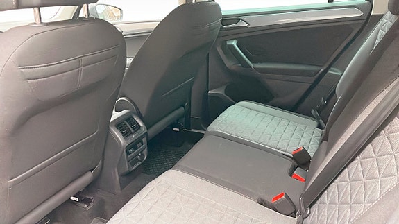 Volkswagen Tiguan 12 of 15