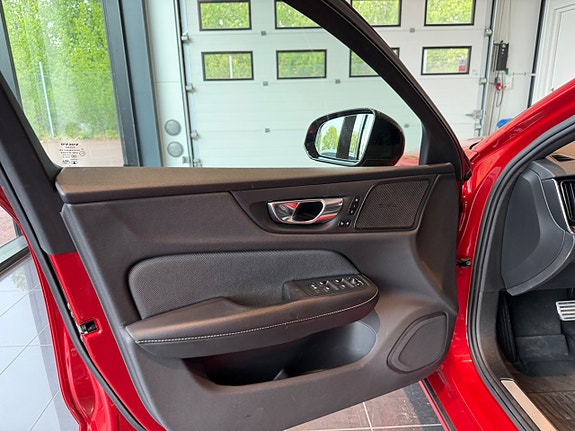 Volvo S60 7 of 12