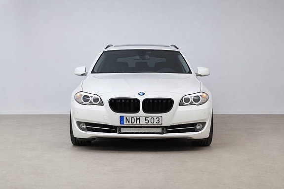 BMW 520d 3 of 5