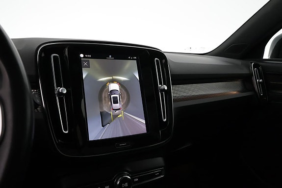 Volvo XC40 14 of 19