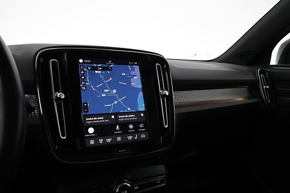 Volvo XC40 13 of 19
