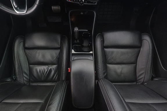 Volvo XC40 10 of 19