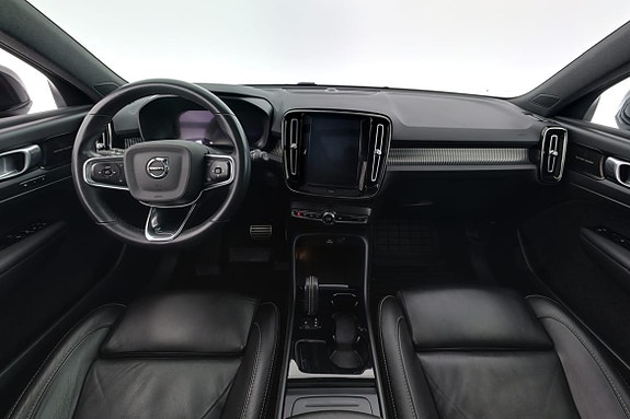 Volvo XC40 7 of 19