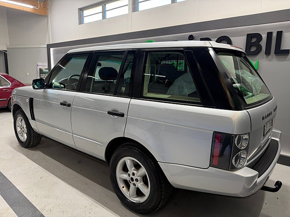 Land Rover Range Rover 3 of 5