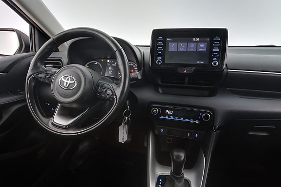 Toyota Yaris 10 of 30