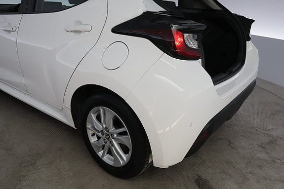 Toyota Yaris 7 of 30