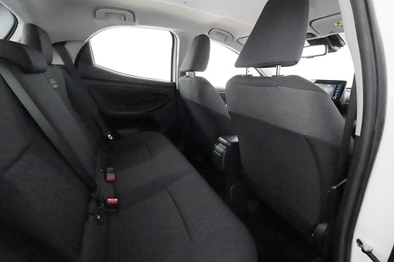 Toyota Yaris 19 of 30