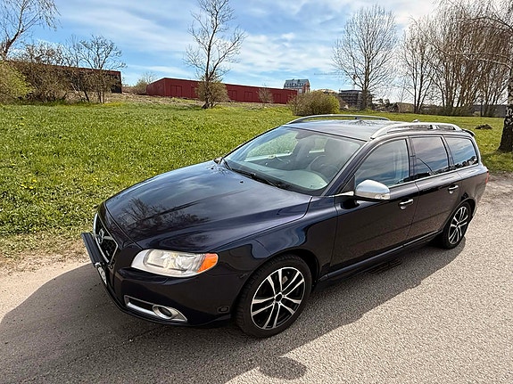 Volvo V70 4 of 12