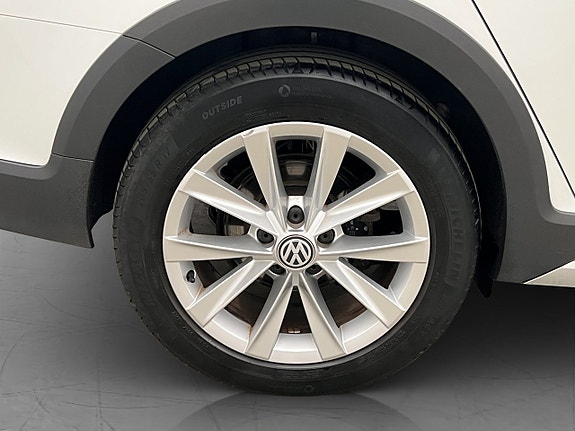 Volkswagen Golf Alltrack 29 of 30