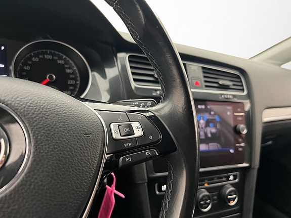 Volkswagen Golf Alltrack 16 of 30