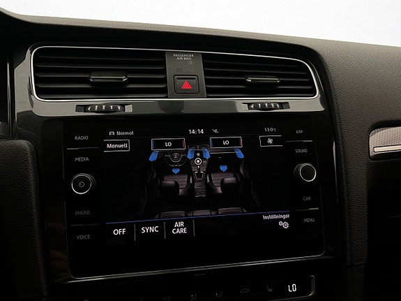 Volkswagen Golf Alltrack 22 of 30
