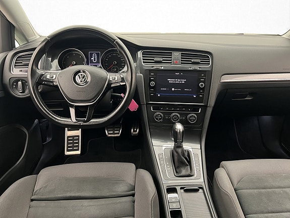Volkswagen Golf Alltrack 12 of 30