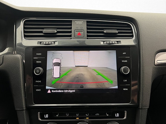 Volkswagen Golf Alltrack 19 of 30
