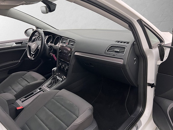 Volkswagen Golf Alltrack 25 of 30