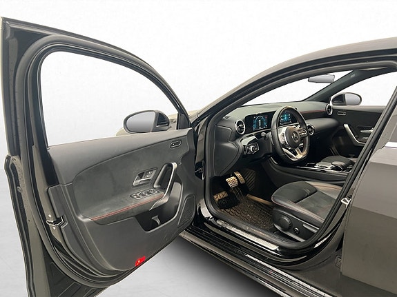 Mercedes-Benz A180 10 of 30