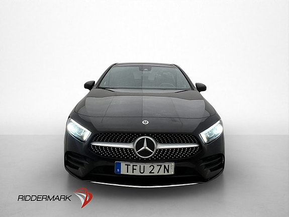 Mercedes-Benz A180 2 of 5