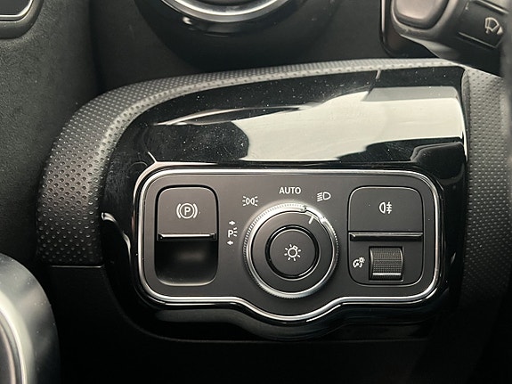 Mercedes-Benz A180 14 of 30