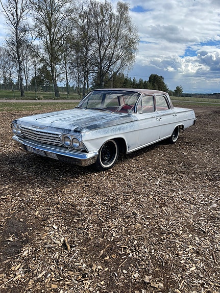 Chevrolet Biscayne 2 of 5