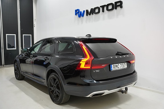 Volvo V90 Cross Country 4 of 5